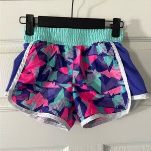 🩷Bundle 3/$15🩷 Girls Sketchers active short. Size 7/8.